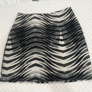 Banana republic skirt zebra print black and white pencil mini skirt cute size 6